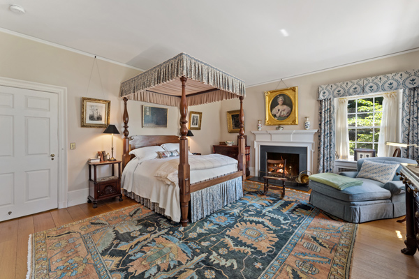 The Oaks master bedroom